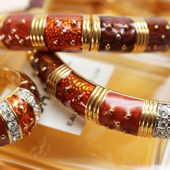 🍂🍁 Exquisite Bracelets & Cocktail Ring by Joan Rivers’ Classics Collection - Picture 4 of 9